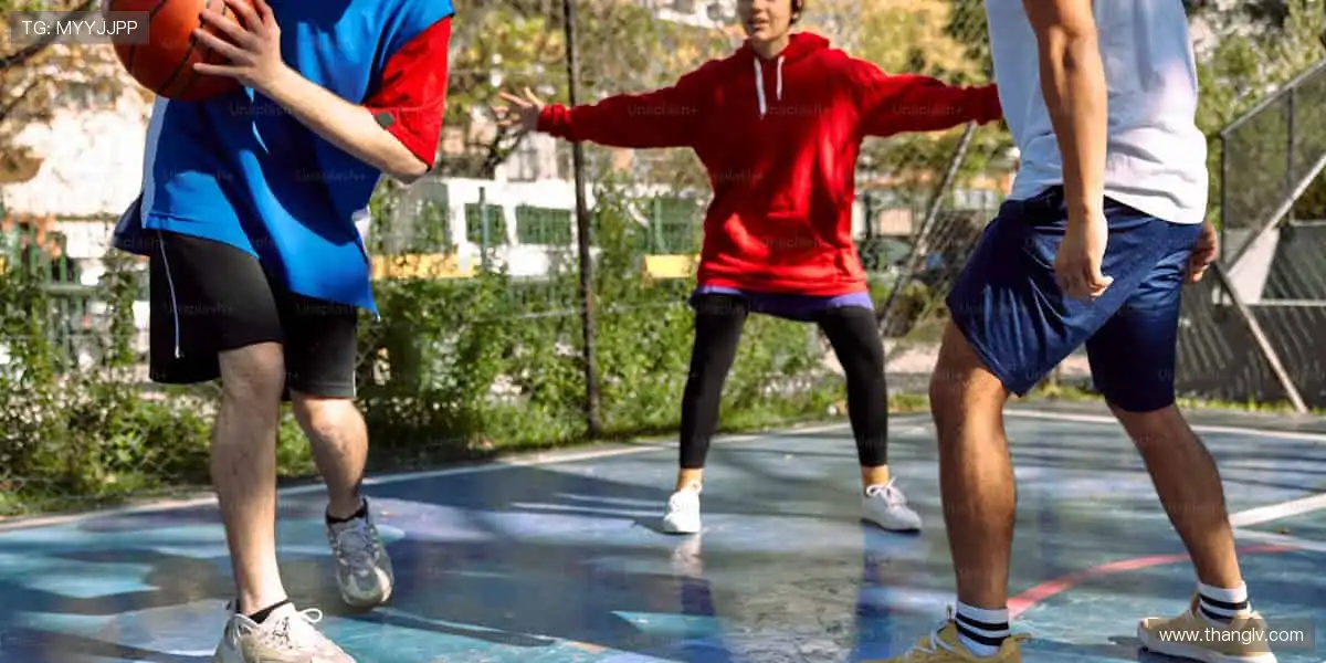 🎥 实时解说,让你身临其境感受赛场魅力!🔥